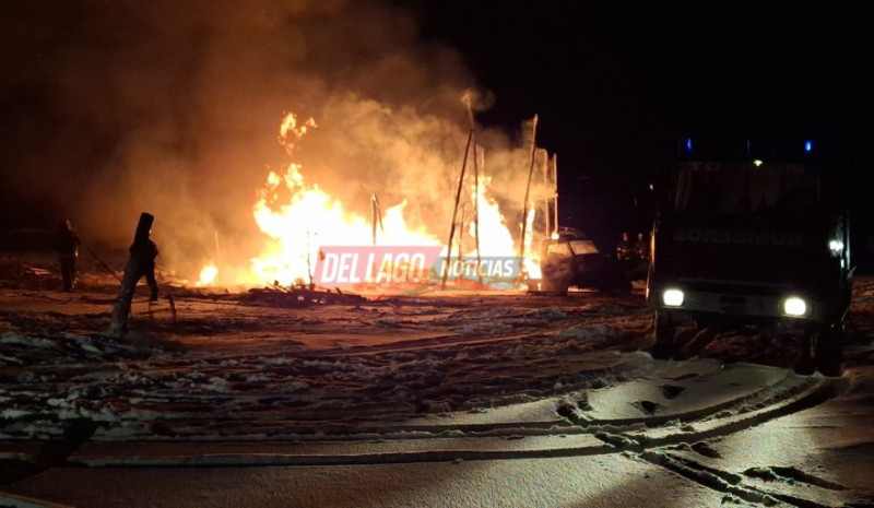 Un incendio en Tolhuin fue provocado por el sobrecalentamiento de una salamandra