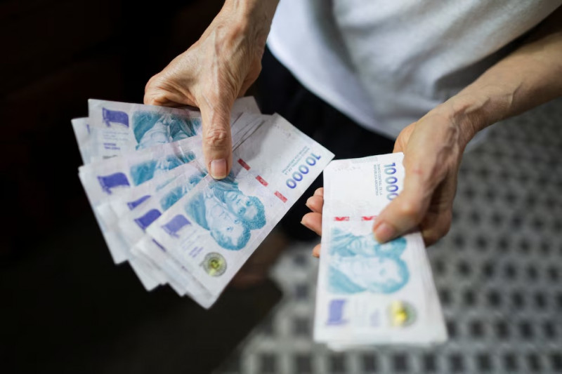 Los salarios quedaron por debajo de la inflación en mayo