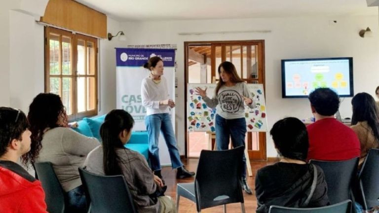 Más de 20 jóvenes participaron de una jornada de vacunación en la Casa de Jóvenes