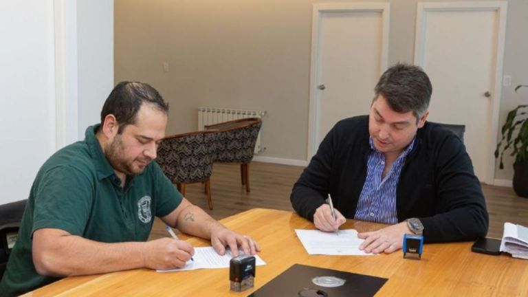 Río Grande y SITOS acordaron un incremento salarial del 5% para empleados de Obras Sanitarias
