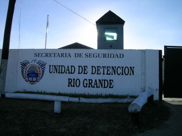 Investigan posible complicidad penitenciaria en fuga de un recluso en Campamento YPF