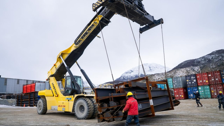 Descargaron más de 4.500 toneladas de equipamiento para la usina de Ushuaia