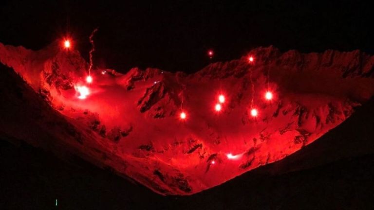 Ushuaia declaró de interés turístico la Bajada con Antorchas en el Cerro Martial