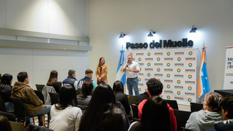 Entregaron certificados de capacitación en hotelería y gastronomía en Río Grande