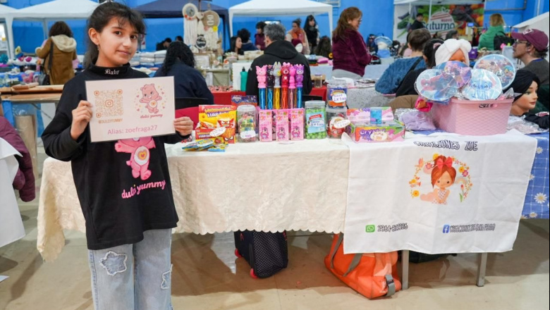 El Mercado en tu Barrio ofreció alimentos y juguetes en el Polideportivo Carlos Margalot