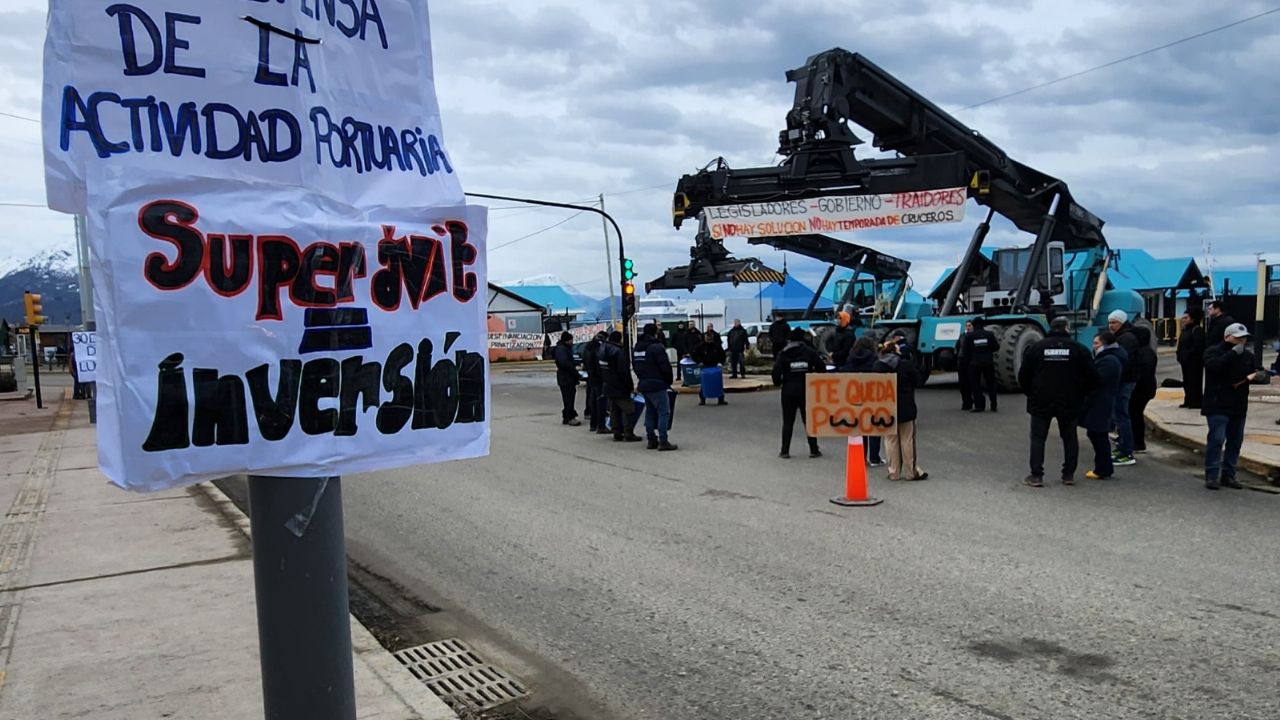 Gremio ferroviario afirma que la Justicia ordenó frenar ataques contra trabajadores del puerto