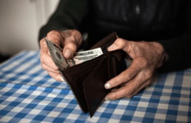 Seis de cada diez argentinos no llegan con el sueldo al día 20