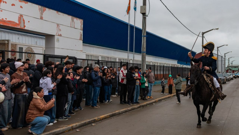 Actividad educativa sobre San Martín llegó a tres colegios de Río Grande