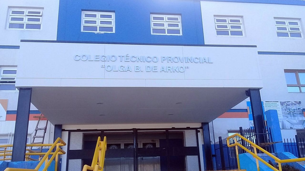 AMET advierte que resolver el conflicto salarial no garantiza el regreso a clases por el estado edilicio