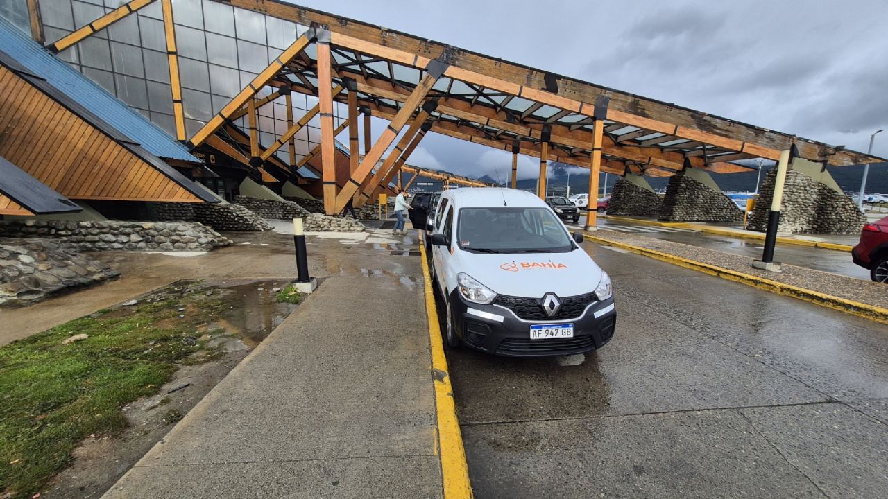 Tierra del Fuego adjudicó seguro para vehículos oficiales del aeropuerto de Ushuaia por USD 24.800