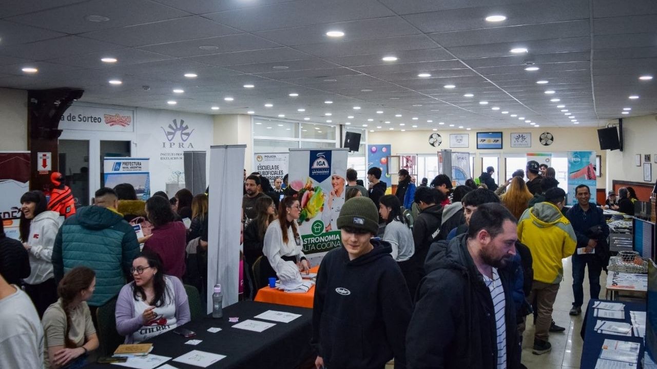 Más de veinte instituciones participaron en la Expo Carreras y Oficios de Ushuaia