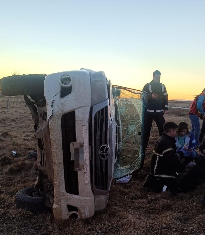 Conductor sufrió traumatismo de cráneo tras vuelco en Ruta 3