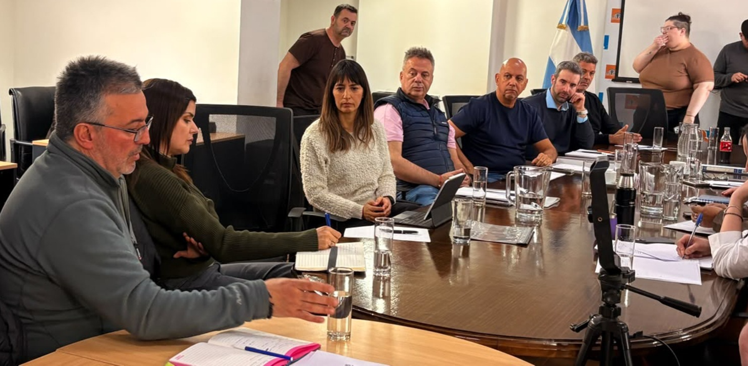 Lechman propone revisar prioridades presupuestarias con intendentes y gremios