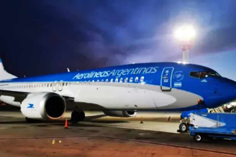 Vuelos ya operan desde Ezeiza por el cierre de Aeroparque