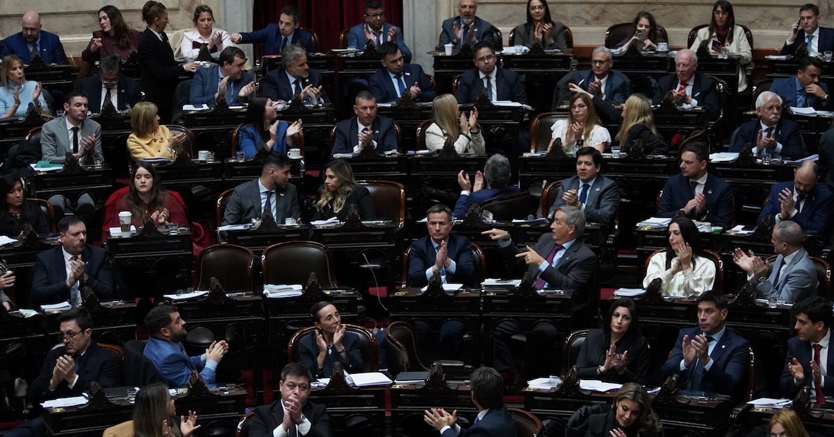 Javier Milei sigue la sesión en Diputados desde Olivos: el optimismo del Gobierno y una “alerta” que encendió la oposición