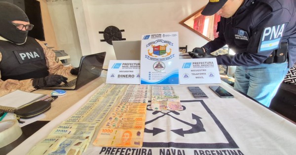 Golpe a narcos con 14 allanamientos en Santa Cruz, CABA y Buenos Aires: coca�na, armas, dinero, y de todo