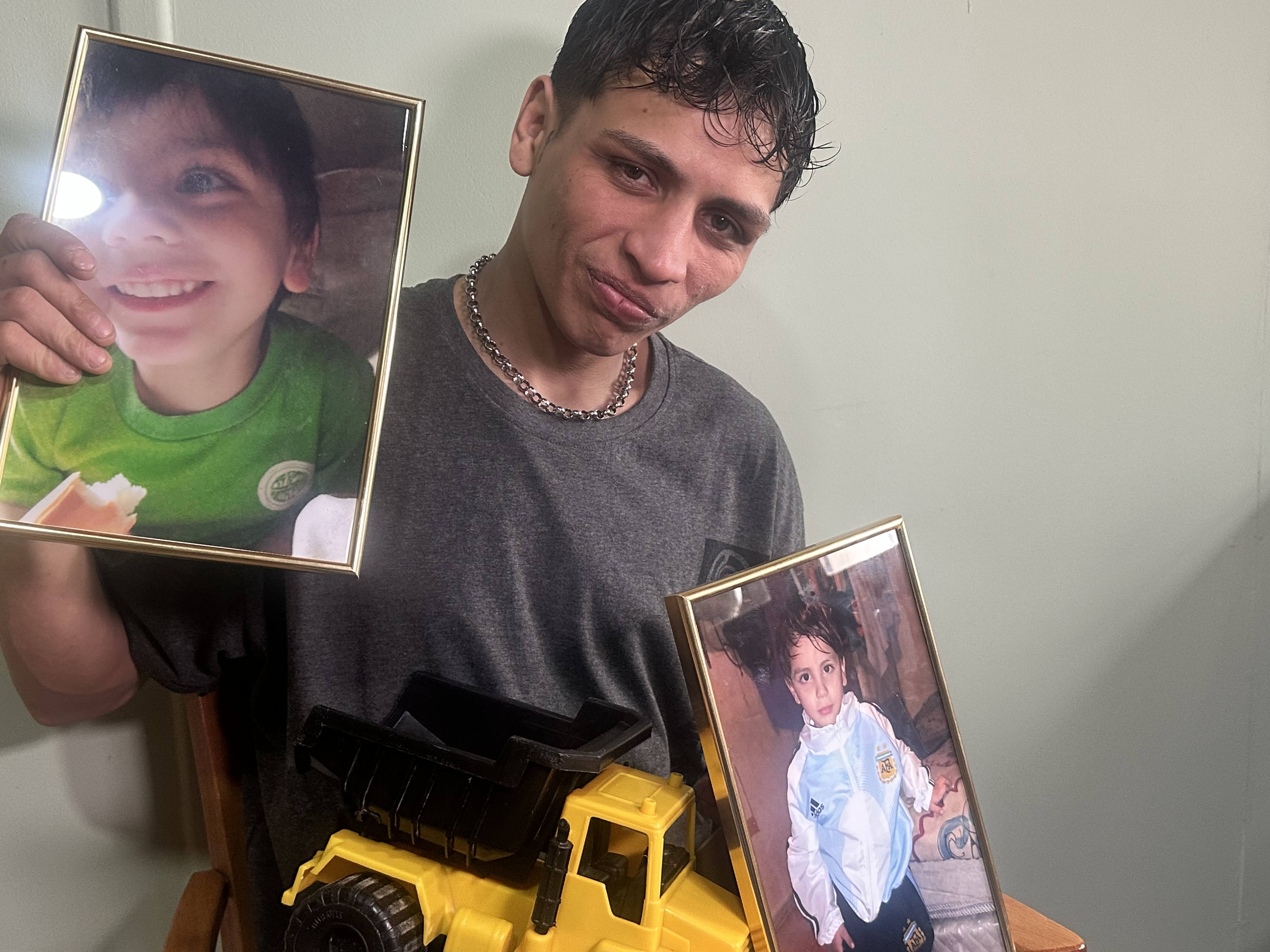 "Me rompió por completo": el dolor del padre de Tyron tras la exhumación