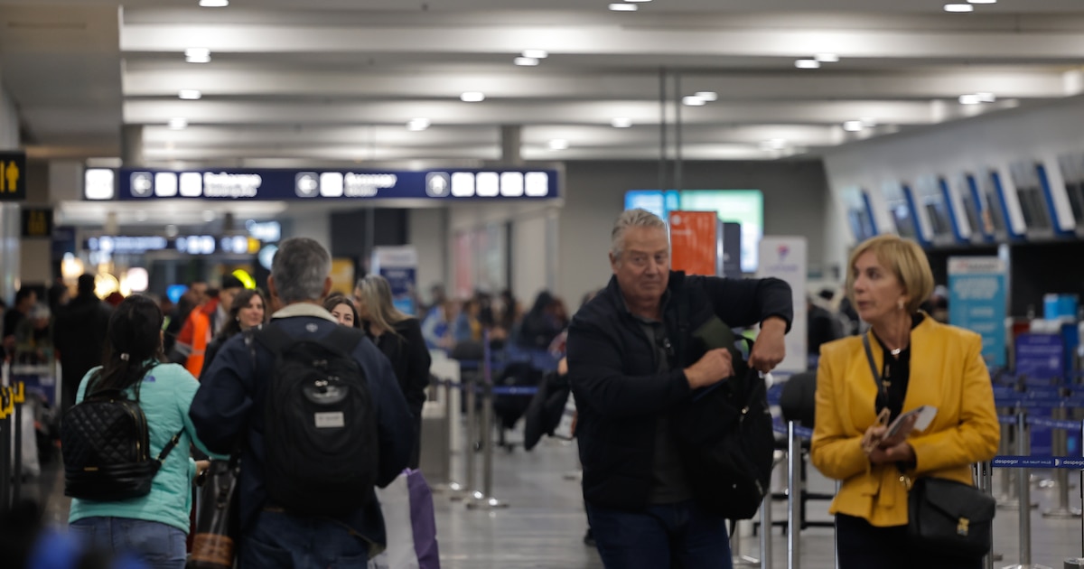 El Gobierno intimó a garantizar el 75% de los servicios tras el anuncio de paros en aeropuertos de todo el país