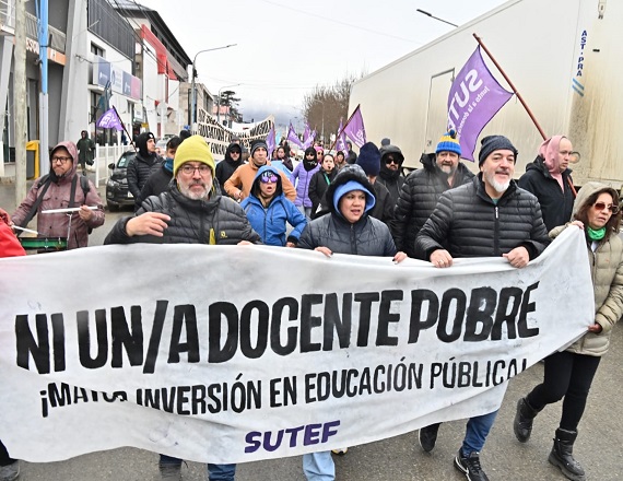 Cinco semanas de paro: docentes reclaman sesión por financiamiento