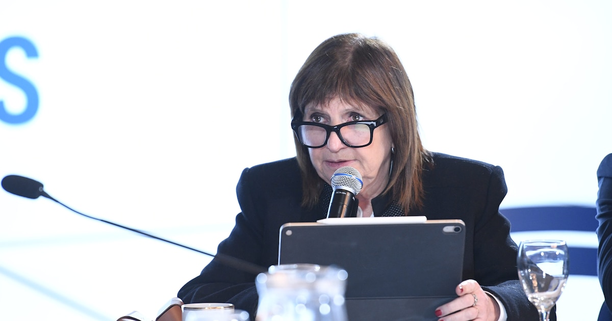 Patricia Bullrich: "Una cosa es Thatcher economista y otra cosa es Thatcher al frente de la guerra"