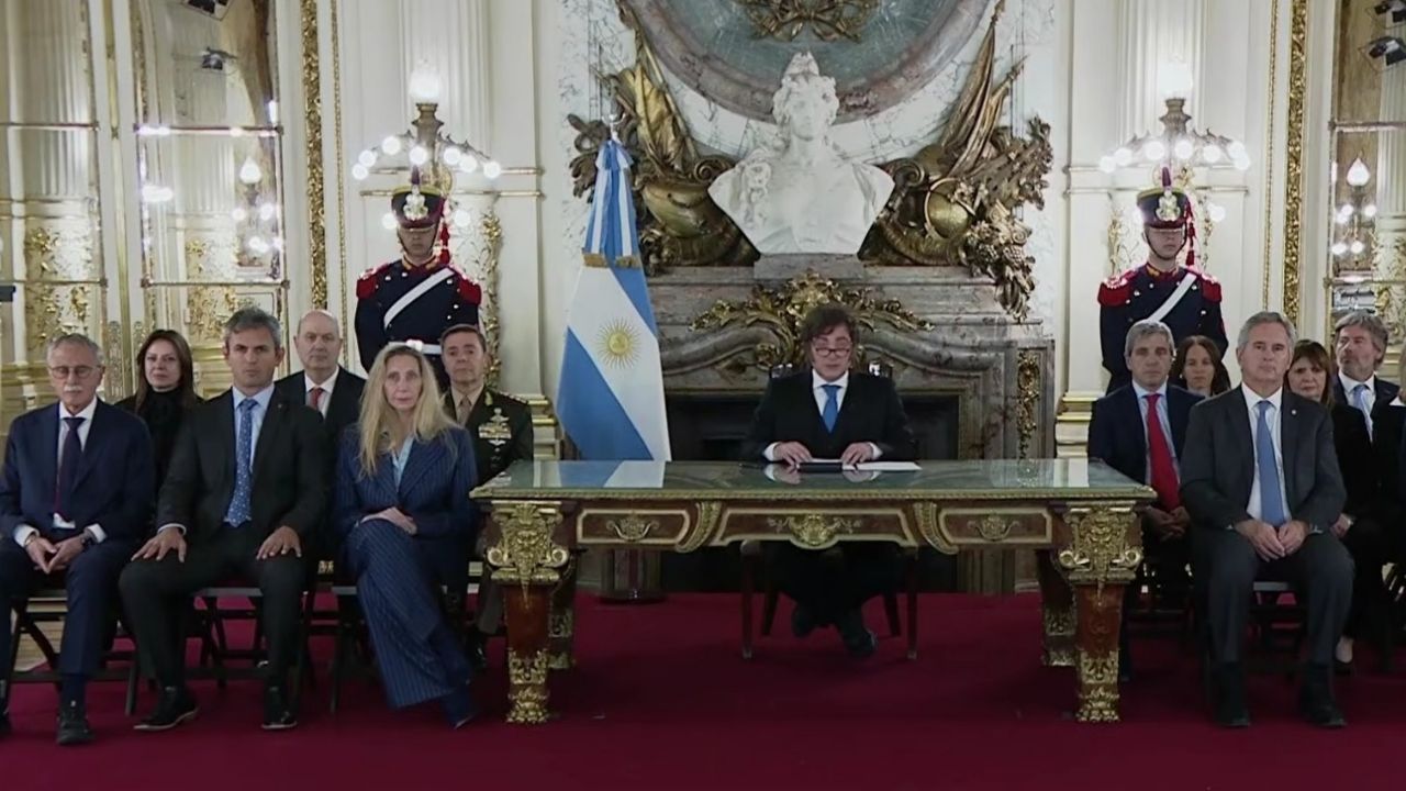 Milei confirma por cadena nacional la colocación de la Base Naval Integrada en Ushuaia en defensa de la soberanía