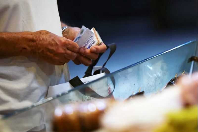 El salario real del sector privado cayó 3% en un año