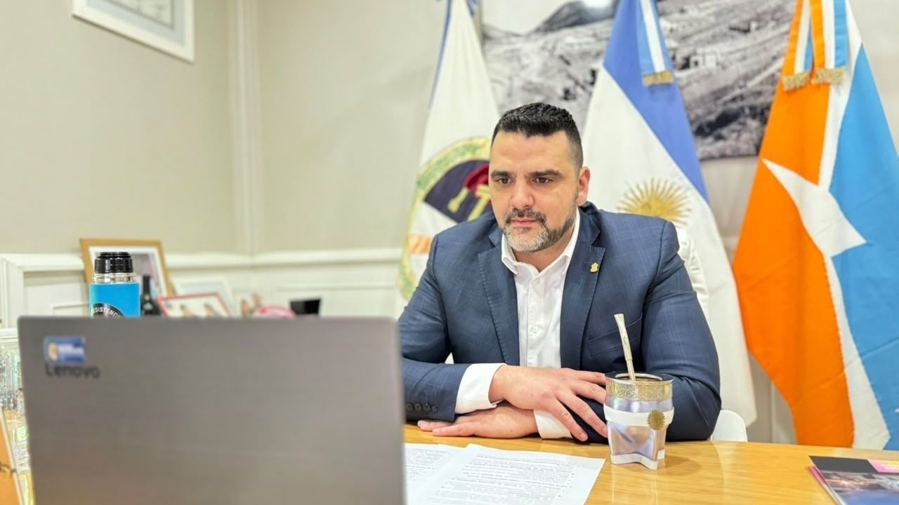 Vuoto destacó el valor geoestratégico de Ushuaia y pidió una mesa de diálogo por la Base Naval