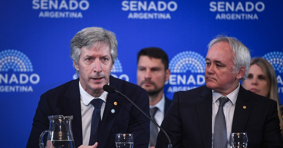 El peronismo pidió citar en forma “urgente” al presidente del Banco Central por el traslado de oro al exterior
