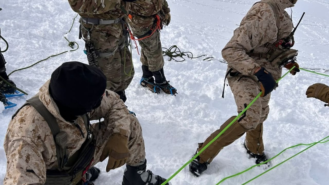 Marines en Ushuaia: exigen saber quién autorizó su ingreso y qué actividades realizan