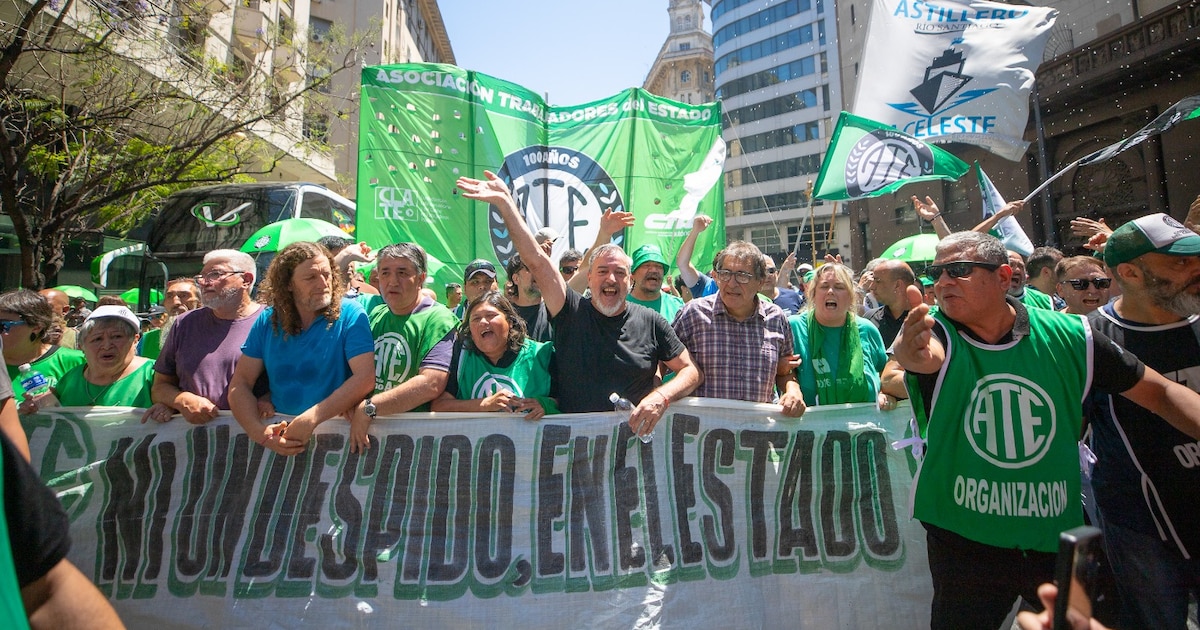 Baja récord de la conflictividad laboral: se redujo un 27% en un año, con menos huelguistas y jornadas de trabajo perdidas