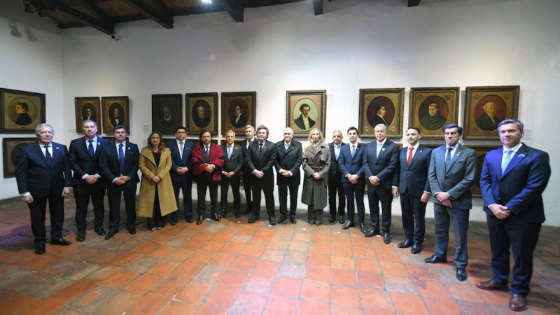 Milei prepara anuncios por la suba del riesgo país