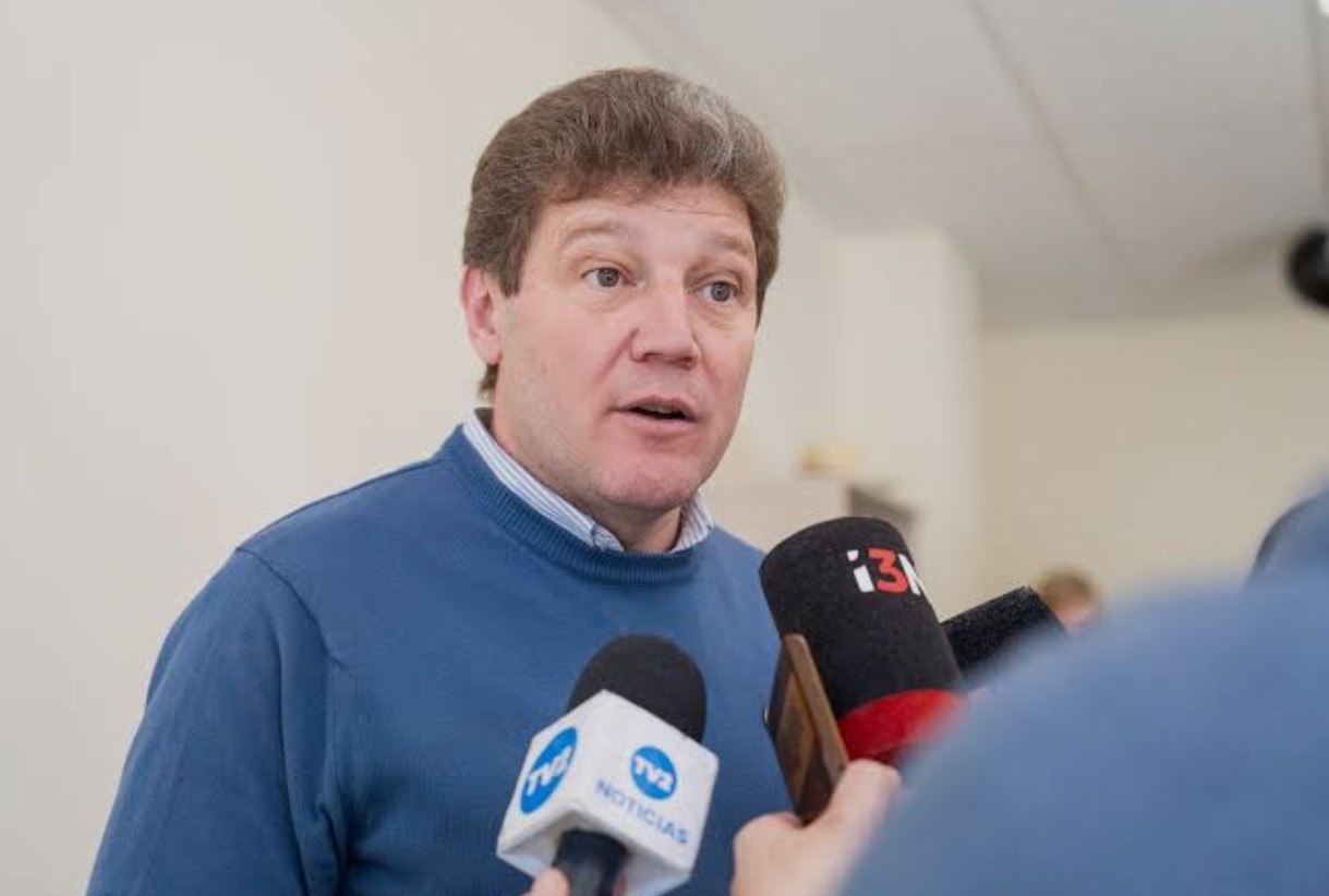 Melella: “Es otro ajuste sobre un servicio esencial”