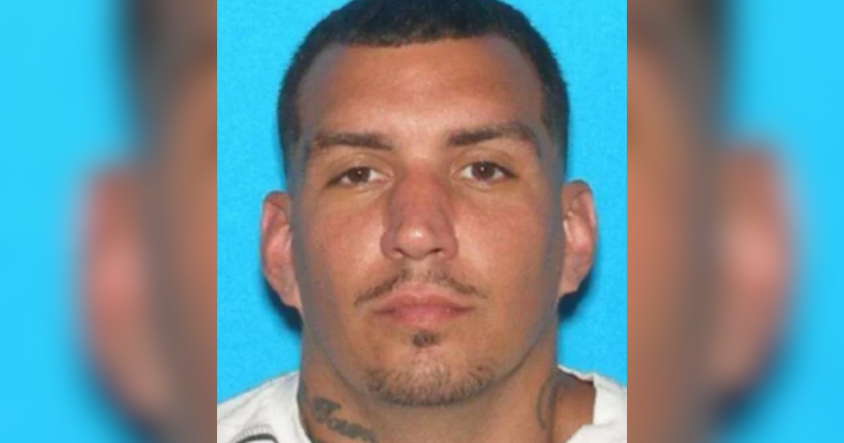 Un pandillero que lleva tatuada la frase “más buscado” entró a la lista de los 10 fugitivos más perseguidos del FBI: ofrecen USD 1 millón por su captura
