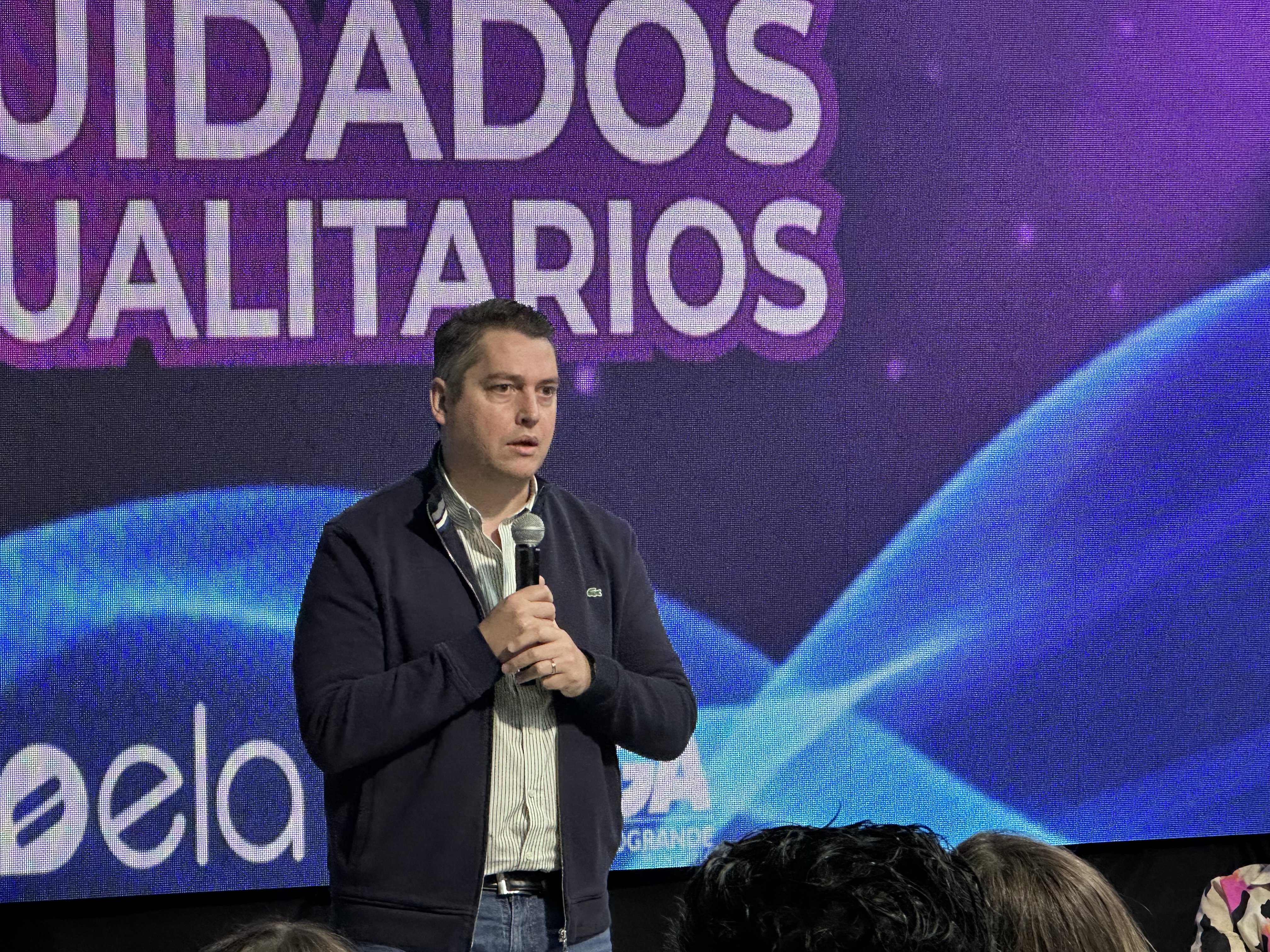 Intendente denuncia ahogo financiero: demora pasó de 23 a 45 días