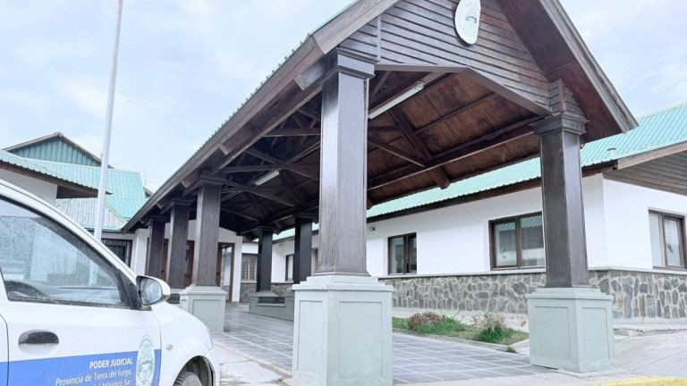 El 2 de noviembre comienza un juicio contra cuatro hombres acusados de torturar a un detenido en Ushuaia | Sur54.com | Portal de noticias
