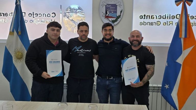 Río Grande reconoció a dos powerlifters por sus marcas mundiales
